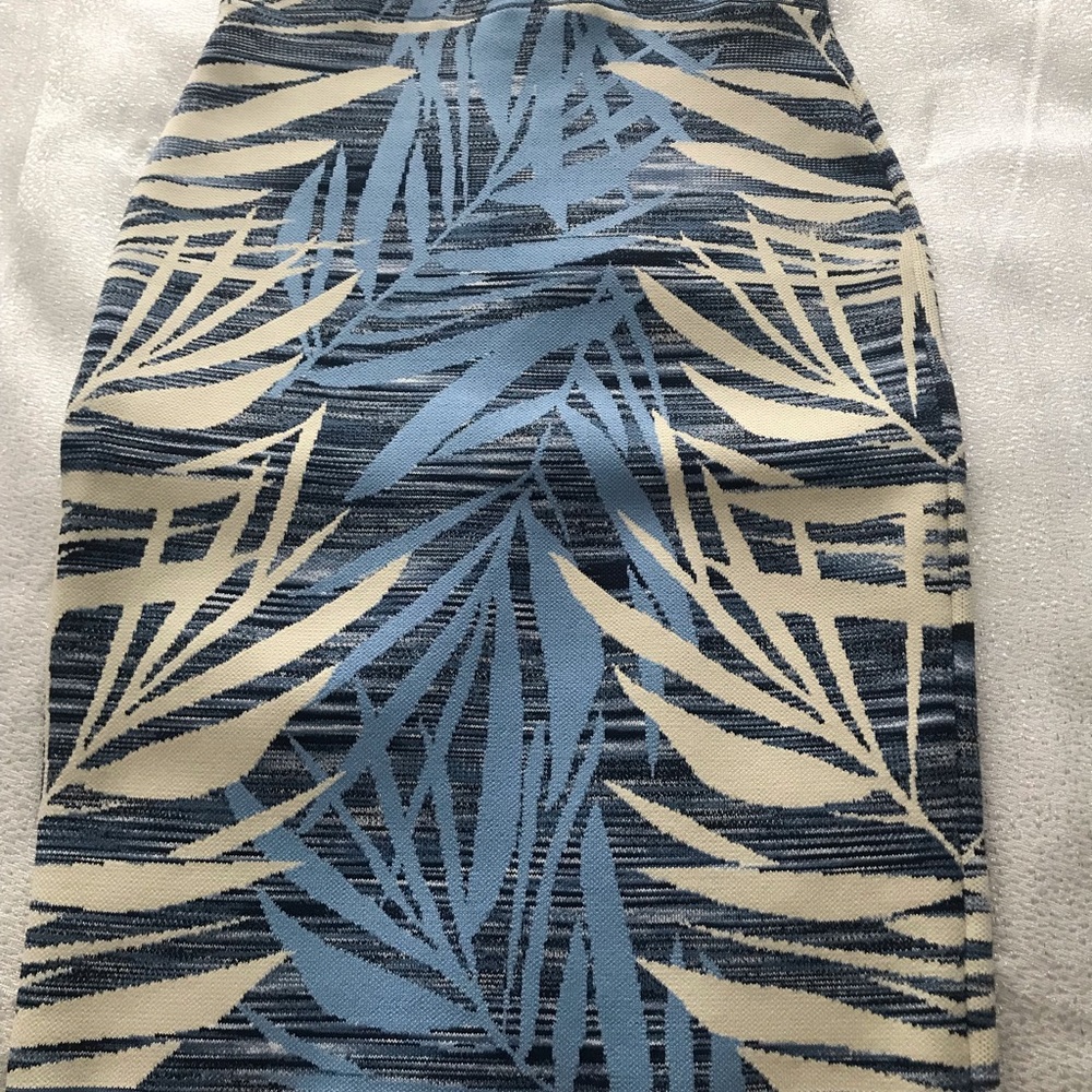 ☀️🏝️BNWOT BCBG MAXAZRIA SKIRT🏝️☀️